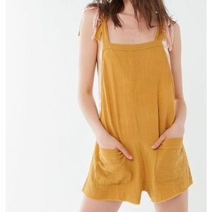 Billabong girl on the run shortall